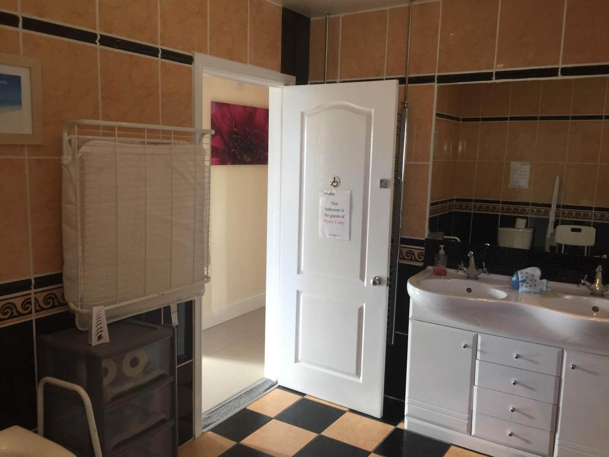 Hogwarts Bed And Continental Breakfast Vila Sheerness Quarto foto